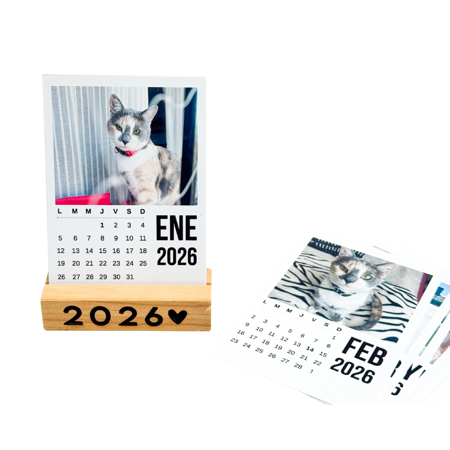 Calendario 2026 con base de madera